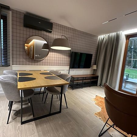Villa Monica Apartamenty Щирк Екстериор снимка