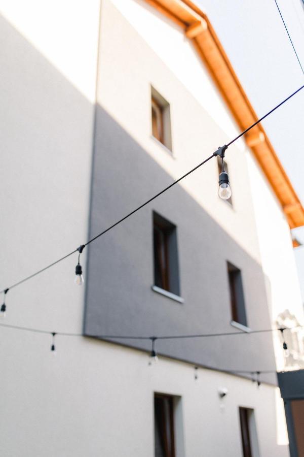 Villa Monica Apartamenty Щирк Екстериор снимка
