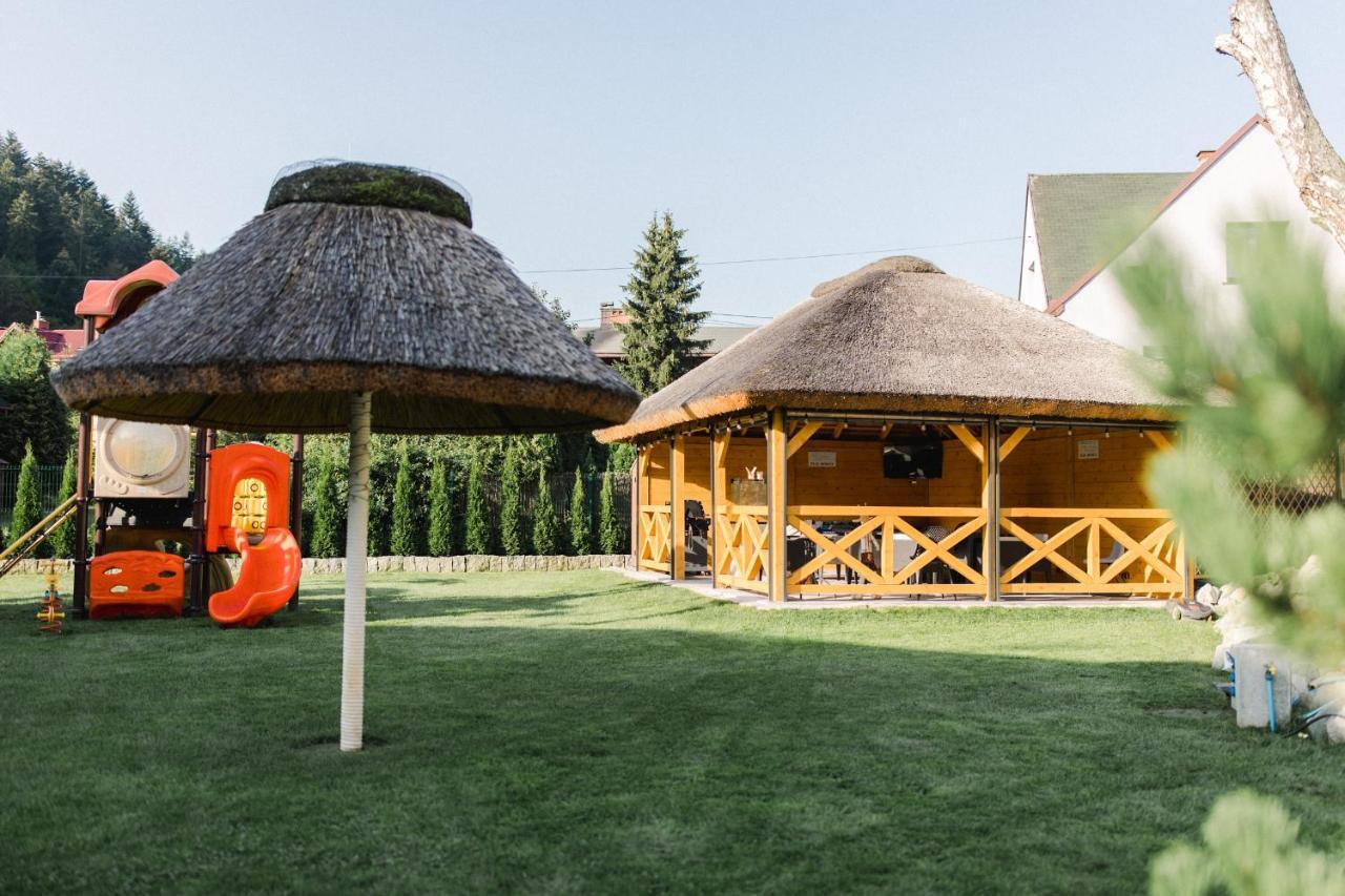 Villa Monica Apartamenty Щирк Екстериор снимка