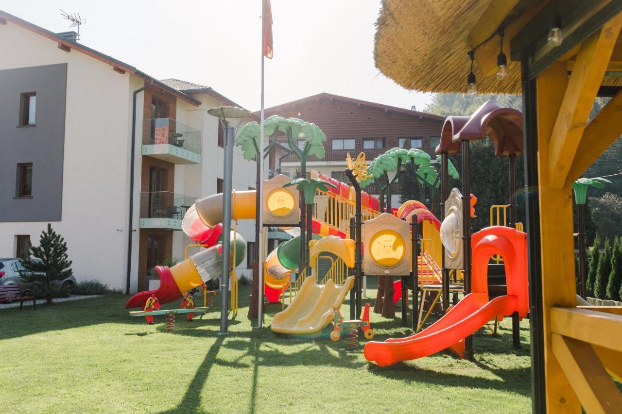 Villa Monica Apartamenty Щирк Екстериор снимка