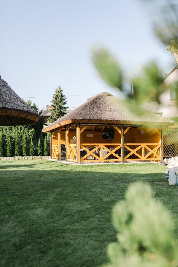Villa Monica Apartamenty Щирк Екстериор снимка
