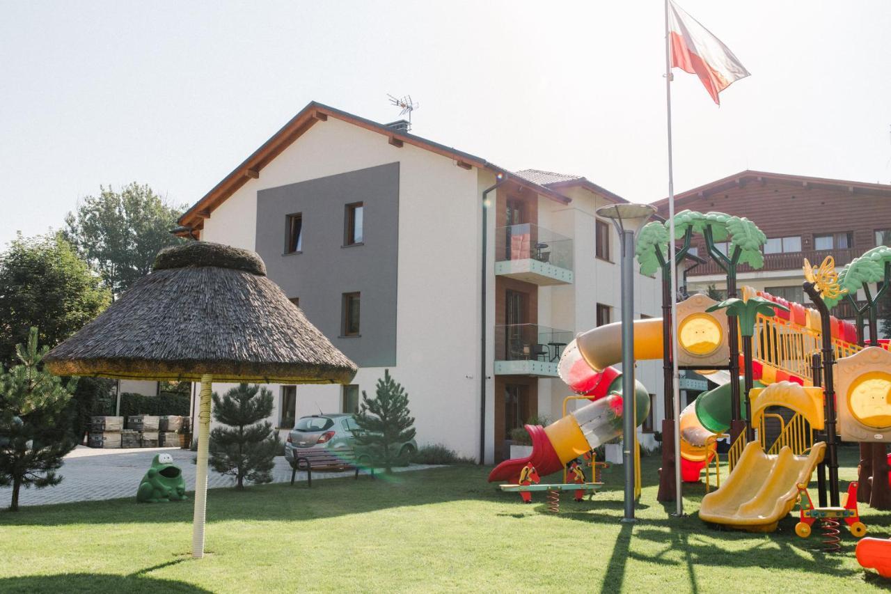 Villa Monica Apartamenty Щирк Екстериор снимка