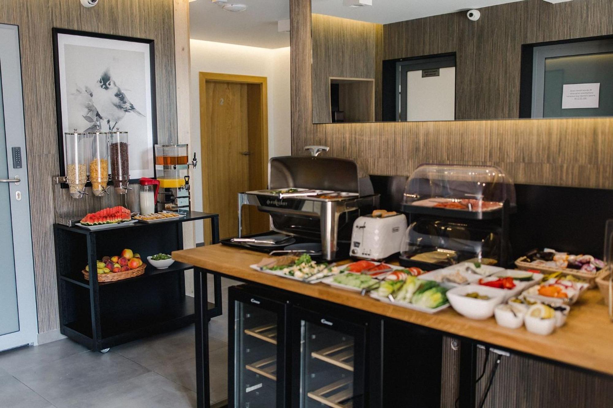 Villa Monica Apartamenty Щирк Екстериор снимка