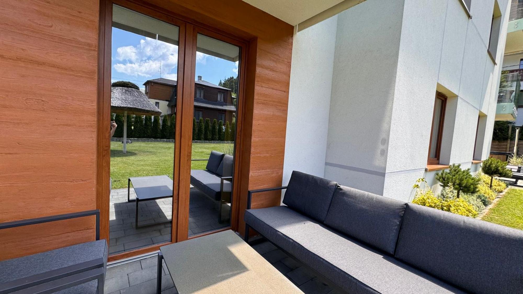 Villa Monica Apartamenty Щирк Екстериор снимка