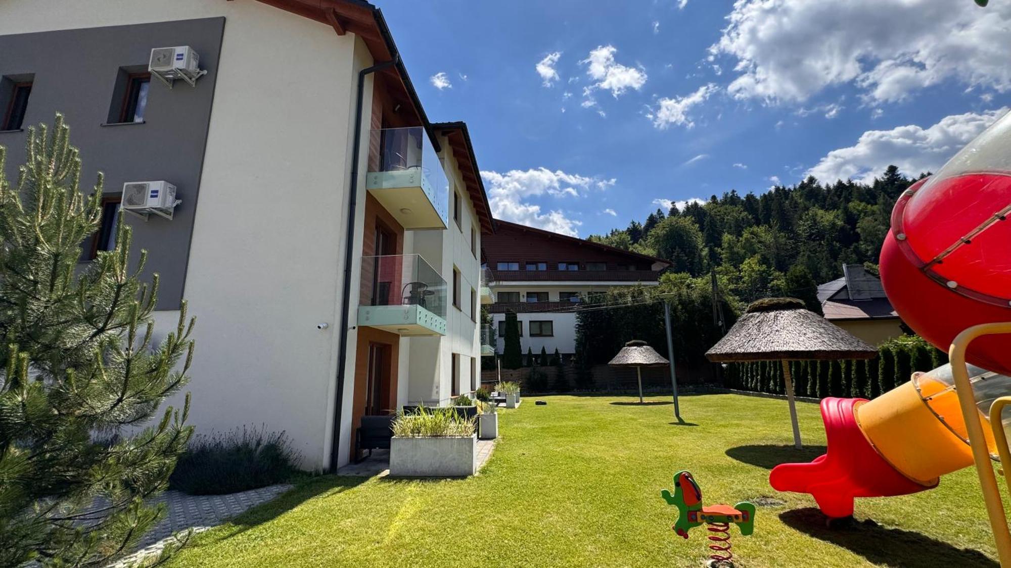 Villa Monica Apartamenty Щирк Екстериор снимка