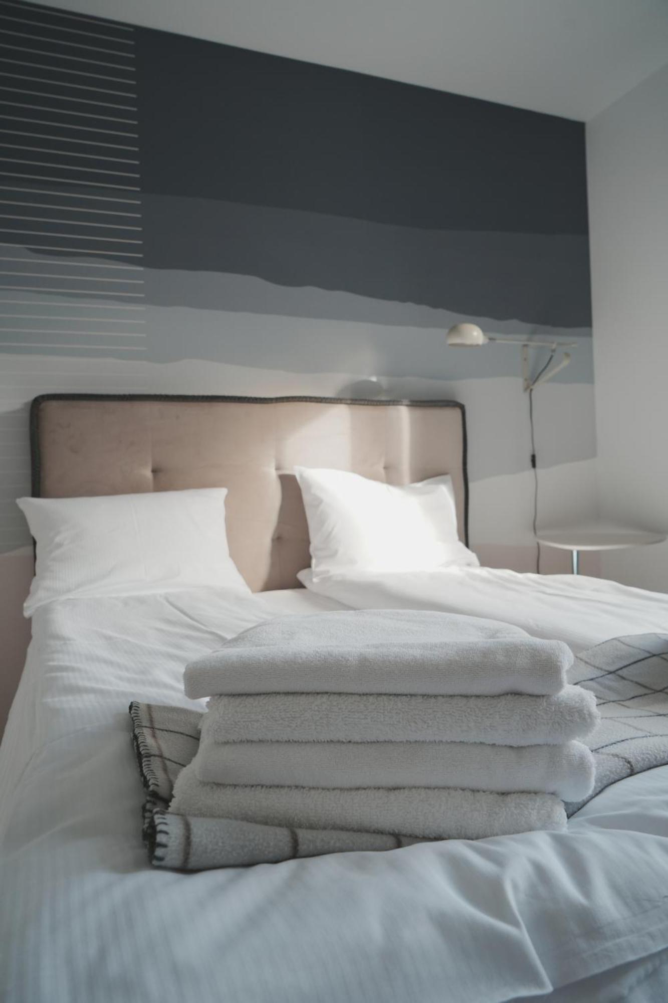 Villa Monica Apartamenty Щирк Екстериор снимка