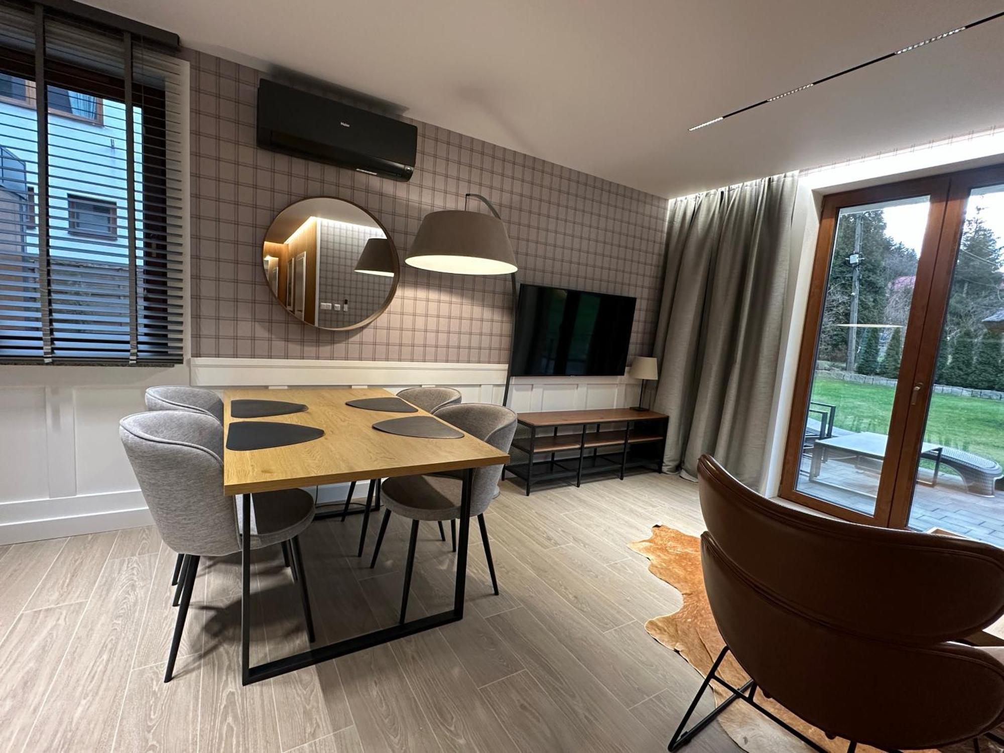 Villa Monica Apartamenty Щирк Екстериор снимка